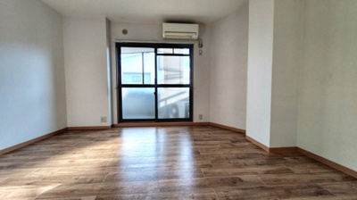 【洋室】 | メゾンパーシモン