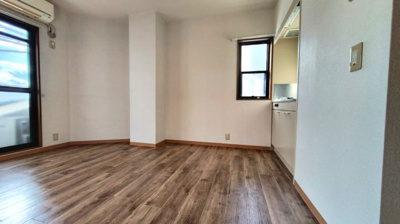 【洋室】 | メゾンパーシモン