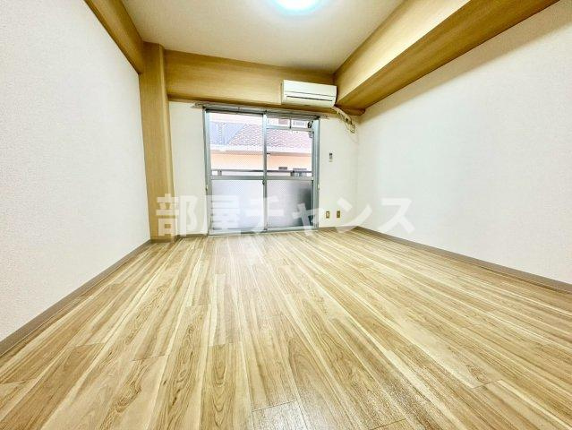 コスモパレスピースワンの居間・リビング