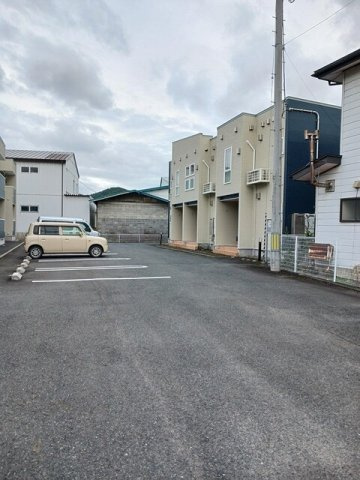 メゾンドフラン　イシカラＢの駐車場