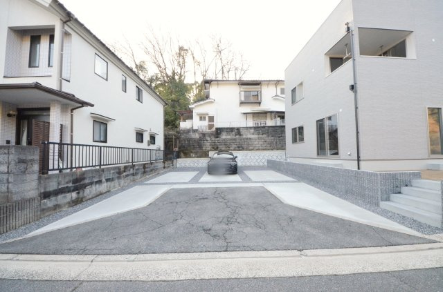 上安七丁目の駐車場|敷地広々73坪
駐車5台可能です