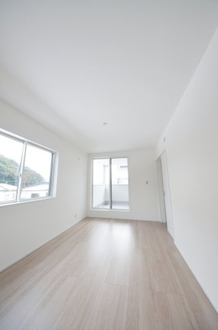 上安七丁目の洋室|全居室収納スペース有、お部屋が広く綺麗に使えます