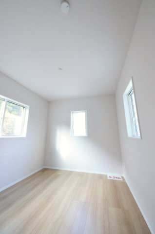 八木八丁目の洋室|全居室収納スペース有、お部屋が広く綺麗に使えます