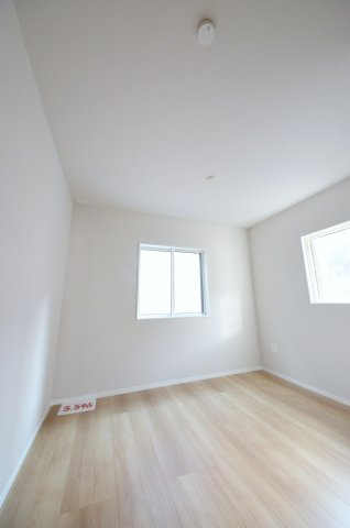 八木八丁目の洋室|全居室収納スペース有、お部屋が広く綺麗に使えます