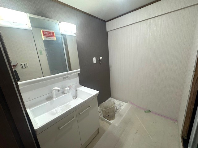 セザール坂戸　1階　中古マンションの独立洗面台|現在リフォーム工事中になります