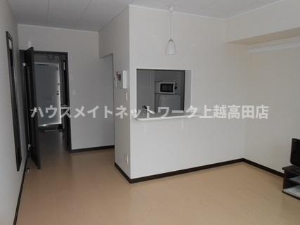 レオネクスト銀河鉄道の居間・リビング|洋室