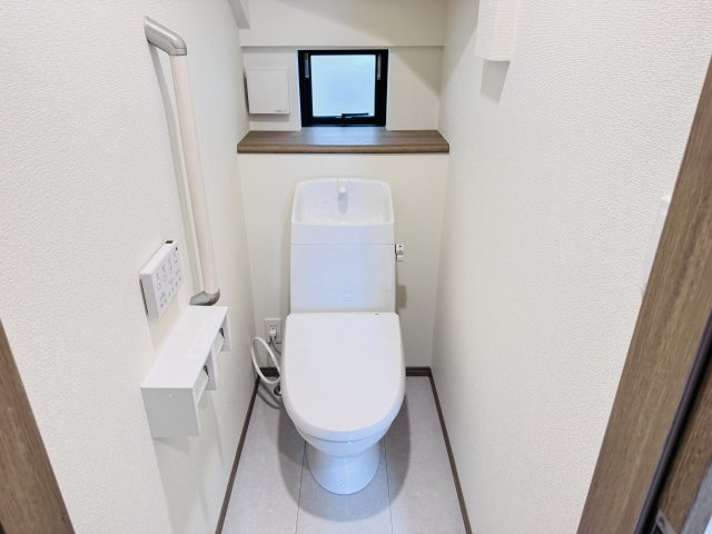 松戸市中和倉新築戸建【八ヶ崎小学校：10分】のトイレ|温水洗浄暖房便座つきトイレ