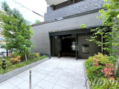 【エントランス】 | プレサンス伏見アーバンベース | 清潔なエントランスです