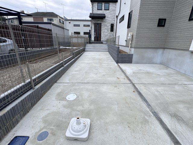 松戸市中和倉新築戸建【八ヶ崎小学校：10分】の駐車場|2-D号棟駐車スペース・縦列２台駐車可