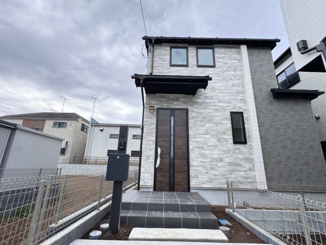 松戸市中和倉新築戸建【八ヶ崎小学校：10分】のエントランス|エントランス・玄関ポーチ