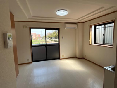 【居間・リビング】 | サンフォレスト小森野 | リビング