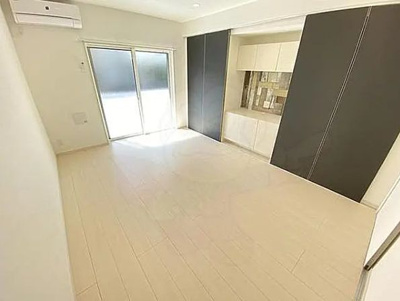  | リブリ・ゼフィランサス