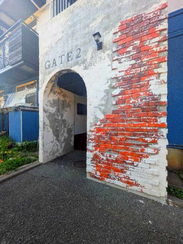 ドミール港洋のエントランス