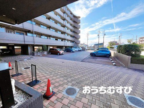 ライオンズガーデン本地ヶ原5階の駐車場