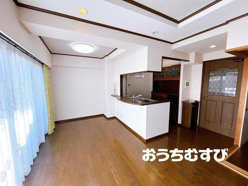 ライオンズガーデン本地ヶ原5階の居間・リビング