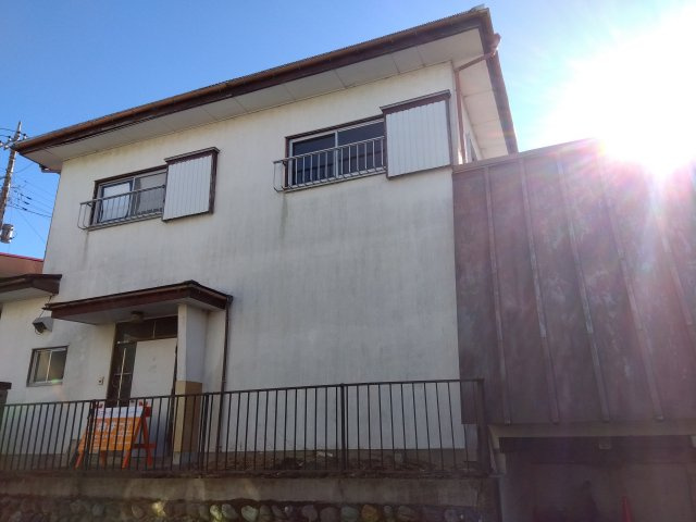 売土地　富士宮市小泉の前面道路含む現地写真|中学校まで徒歩5分です。バス停【南中学入口】まで徒歩6分です。