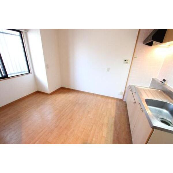 アミザージ波多江の居間・リビング