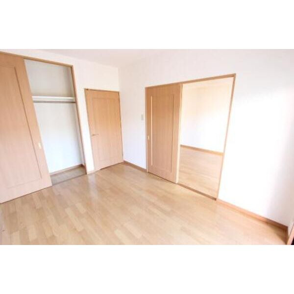 アミザージ波多江の居間・リビング