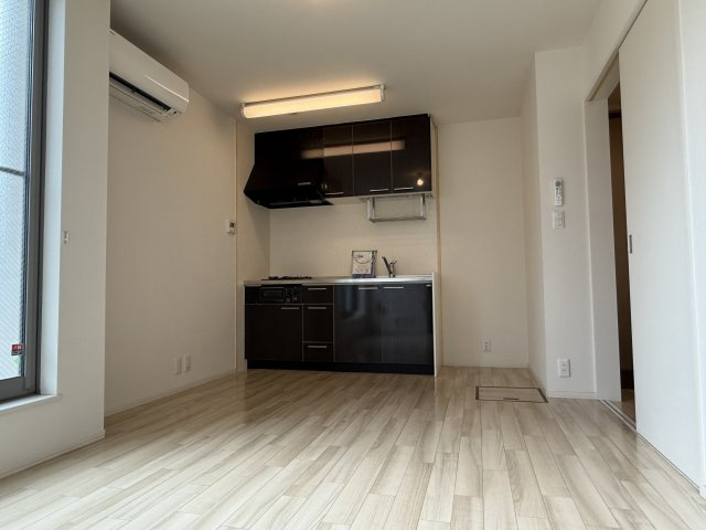 Ｕ－ＳＱＵＡＲＥ－２の居間・リビング|同建物別室参考写真