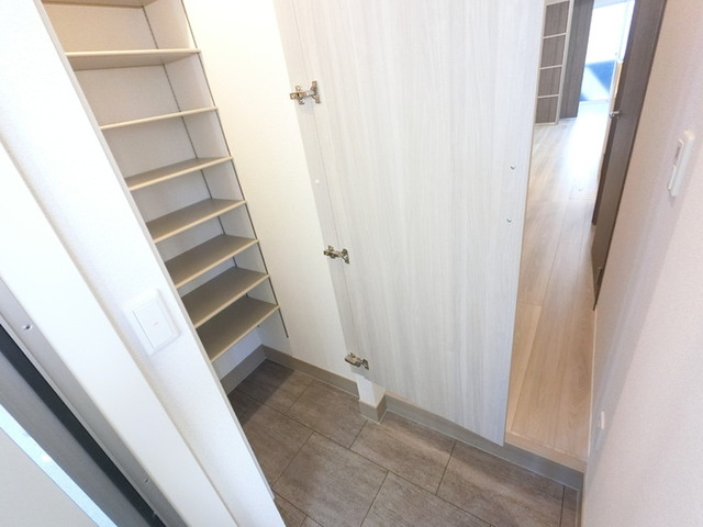 D-ROOM和田町の玄関|玄関入り口・収納