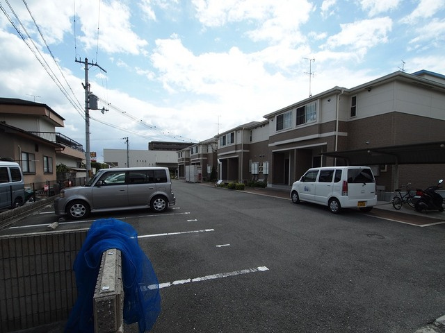 パティオ　リッチモンドの駐車場