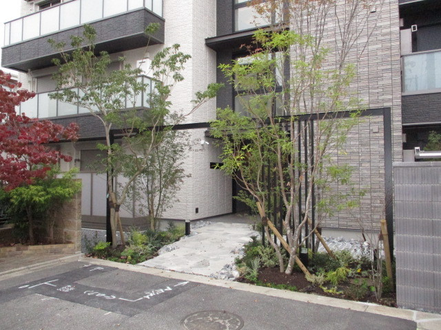 シャーメゾン五位堂のエントランス