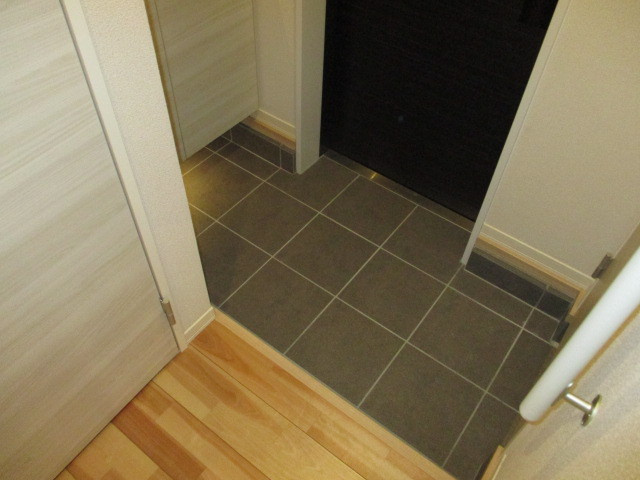 シャーメゾン五位堂の玄関