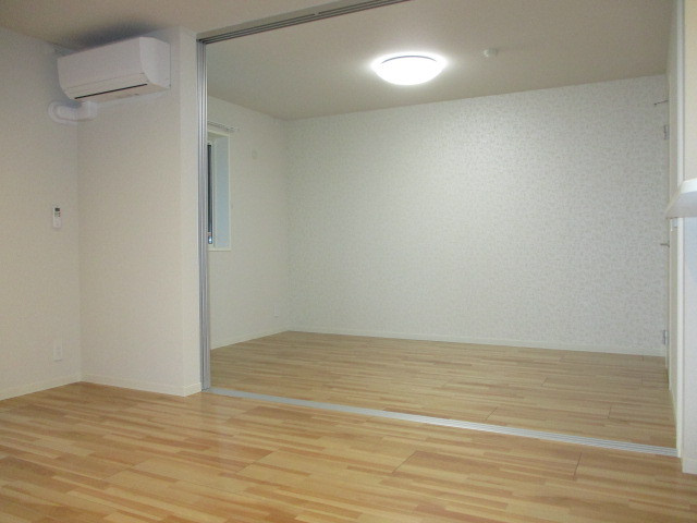 シャーメゾン五位堂の居間・リビング