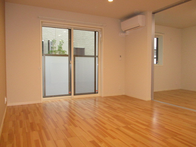 シャーメゾン五位堂の居間・リビング