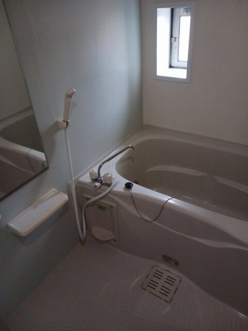 フォーシーズンⅠの浴室|日々の疲れを癒すお風呂付です