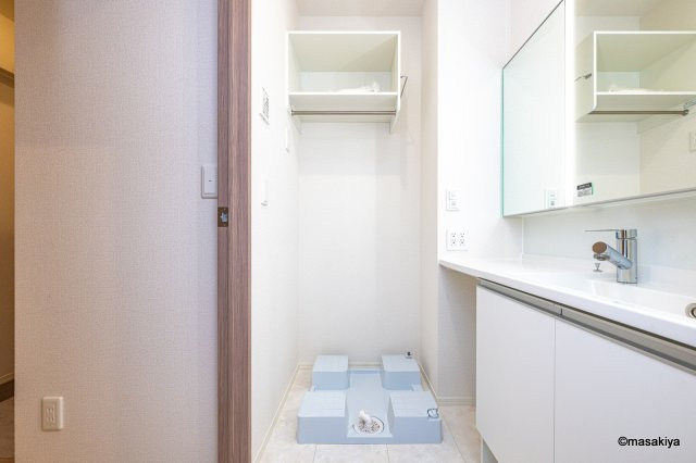 グランコスモHTの洗面所|写真は同じ大和ハウス施工物件です。参考になさってください。