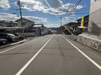 【前面道路含む現地写真】 | 廿日市市物見西2丁目（前空駅）全3区画　NO3【角地】