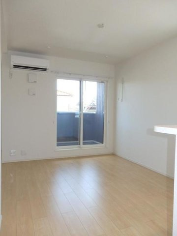 イマージアム光井Ｂの居間・リビング|ゆったり過ごせる居間です