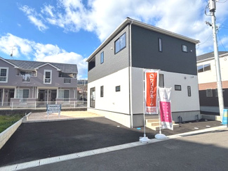 【外観】 | 安芸郡熊野町城之堀1丁目　全5区画　NO2 | 【NO2】☆バス停まで徒歩６分☆熊野第一小学校まで徒歩1分☆熊野中学校まで徒歩11分☆フジ徒歩12分☆コスモス徒歩12分☆土地45坪☆前面道路5ｍ☆駐車スペース2台分

