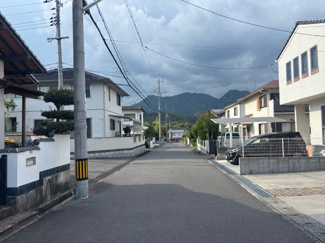 【前面道路含む現地写真】 | 廿日市市前空3（前空駅）全2区画　NO1 | 前面道路6.1ｍ
