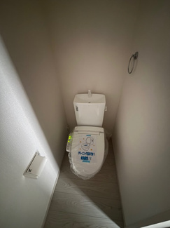 【トイレ】 | 廿日市市前空3（前空駅）全2区画　NO1 | シンプルなデザインはお掃除やしやすく衛生的。温水洗浄便座付き　トイレ×２