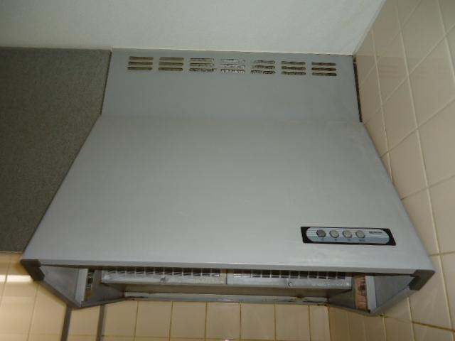 ルミナス八幡のキッチン|レンジフード