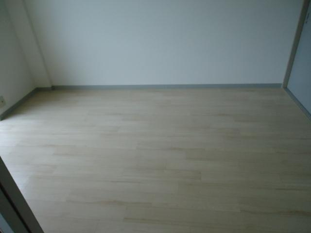 ルミナス八幡の内装|洋室