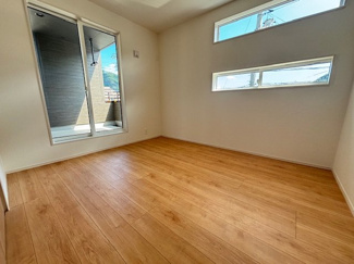 【洋室】 | 安佐北区亀山1（河戸帆待川駅）限定1棟【角地】 | 2階　洋室×3　収納付きでお部屋がスッキリ広く使えます。　
