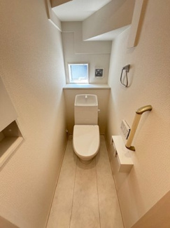 【トイレ】 | 安佐北区亀山1（河戸帆待川駅）限定1棟【角地】 | シンプルなデザインはお掃除やしやすく衛生的。温水洗浄便座付き　トイレ×２