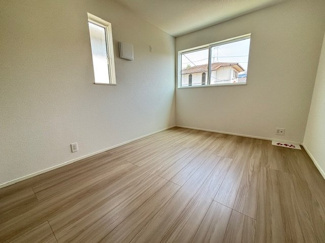 【洋室】 | 安佐北区亀崎2（下深川駅）全2区画　NO1 | 2階　南向きの6.5帖洋室☆収納はクローゼットが設置されていますのでお部屋がスッキリ広く使えます☆