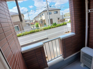 【バルコニー】 | メルヴェールナカムラ参番館 | 開放的で明るい空間を演出してくれるバルコニーです