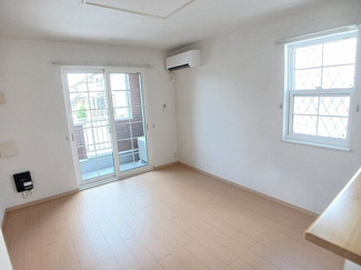 【居間・リビング】 | メルヴェールナカムラ参番館 | こちらの居間で趣味の時間をお楽しみください