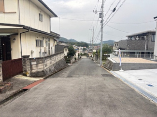 【前面道路含む現地写真】 | 呉市焼山東2丁目　限定1棟【71坪】【P3台可】 | 前面道路8.1ｍ