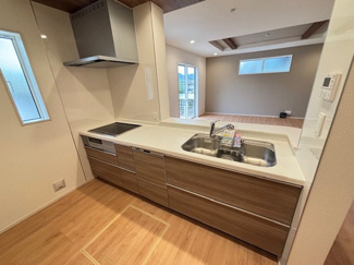 【キッチン】 | 呉市焼山東2丁目　限定1棟【71坪】【P3台可】 | 機能的なシステムキッチン☆オール電化