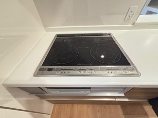 【キッチン】 | 呉市焼山東2丁目　限定1棟【71坪】【P3台可】 | オール電化☆火を使わないIHクッキングヒーターで安全調理☆凹凸がないのでお掃除もラク☆