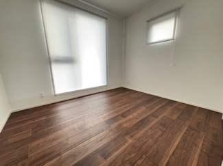 【洋室】 | 廿日市市桜尾１（全2棟）A号棟　ZEH水準住宅 | ♪