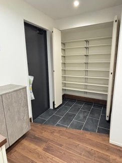 【玄関】 | 廿日市市桜尾１（全2棟）A号棟　ZEH水準住宅