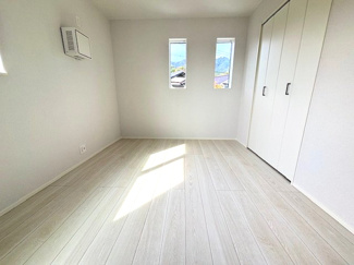 【洋室】 | 佐伯区屋代2（山陽女学園駅）　全２区画　NO1 | 2階　洋室×3　収納付きでお部屋がスッキリ広く使えます。　
