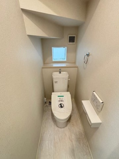 【トイレ】 | 佐伯区屋代2（山陽女学園駅）　全２区画　NO1 | シンプルなデザインはお掃除やしやすく衛生的。温水洗浄便座付き　トイレ×２